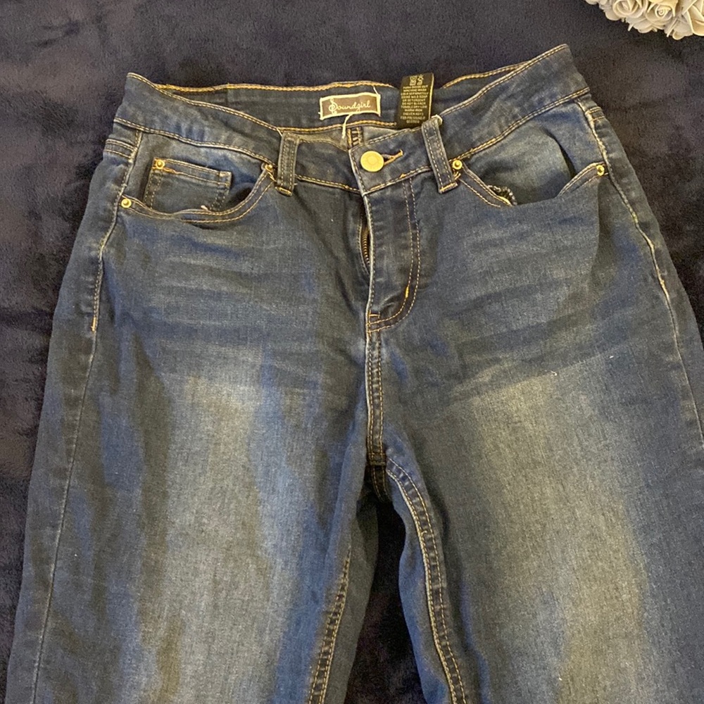 Sound girl jeans , 9 in juniors, very stretchy, ankle cut jeans